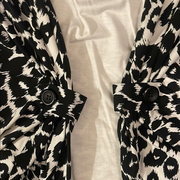 I.N. San Francisco Black and White Cardigan - Picture 4 of 5